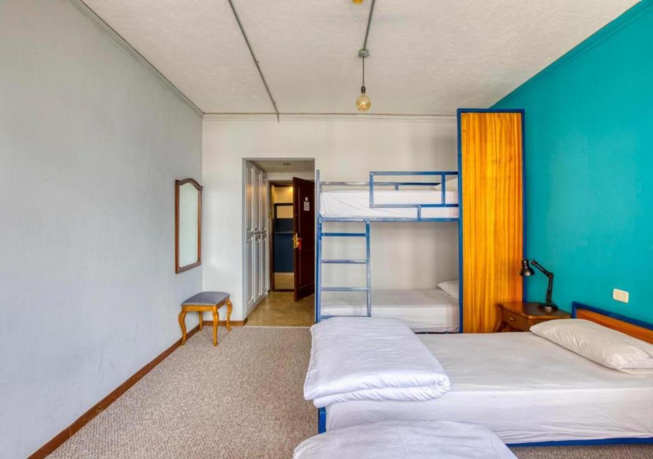 Socialtel Quito Hotel ภายนอก รูปภาพ