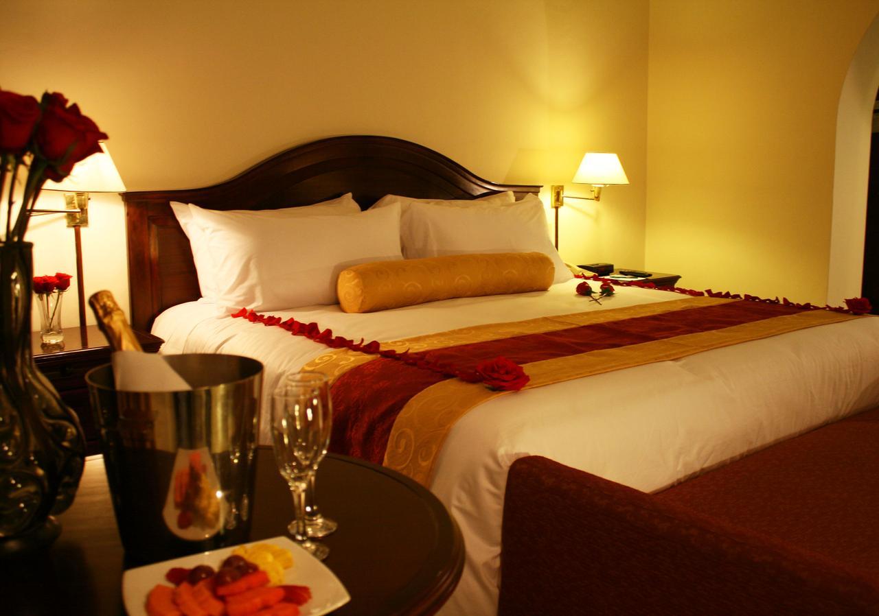 Socialtel Quito Hotel ภายนอก รูปภาพ