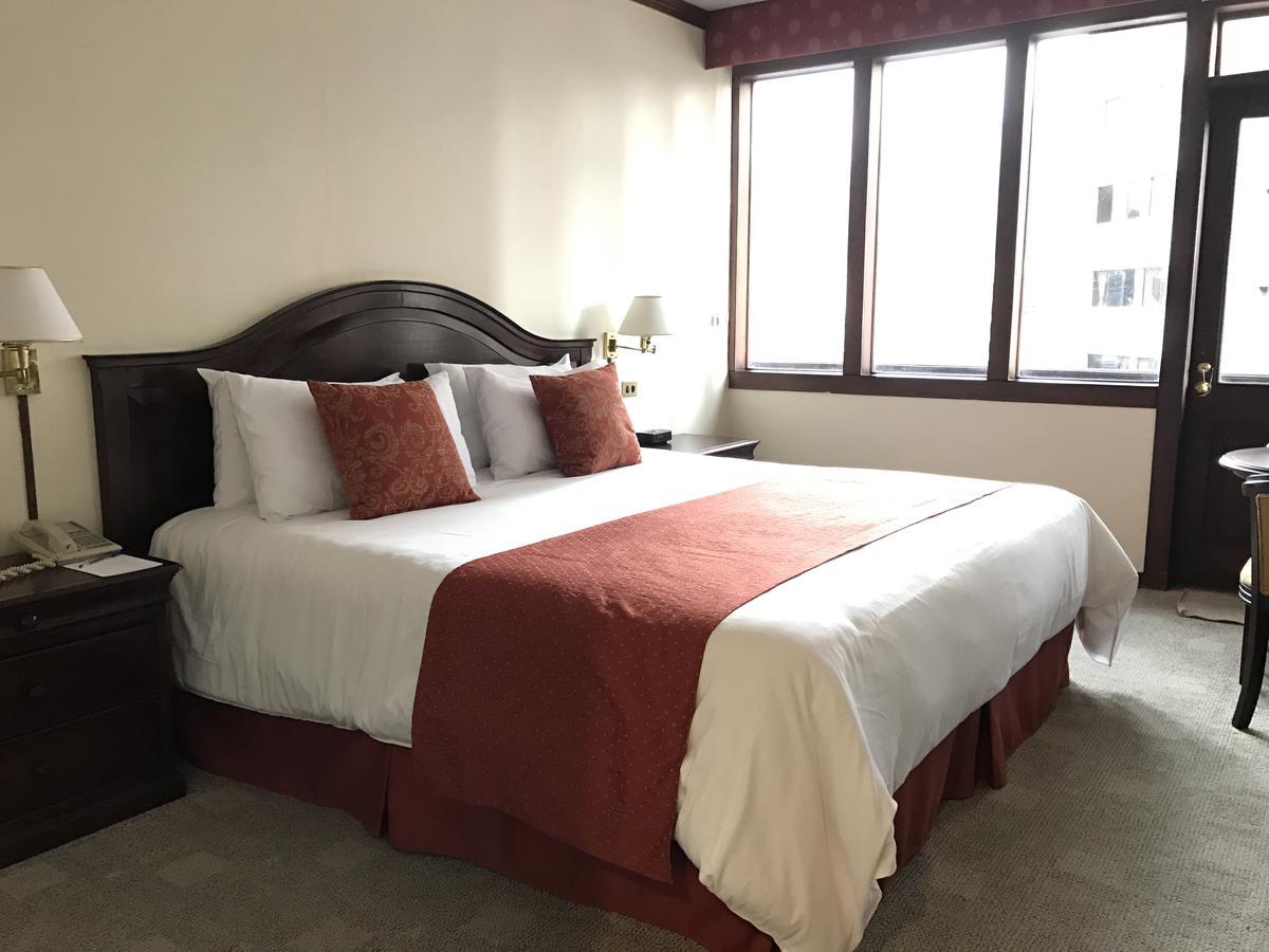 Socialtel Quito Hotel ภายนอก รูปภาพ