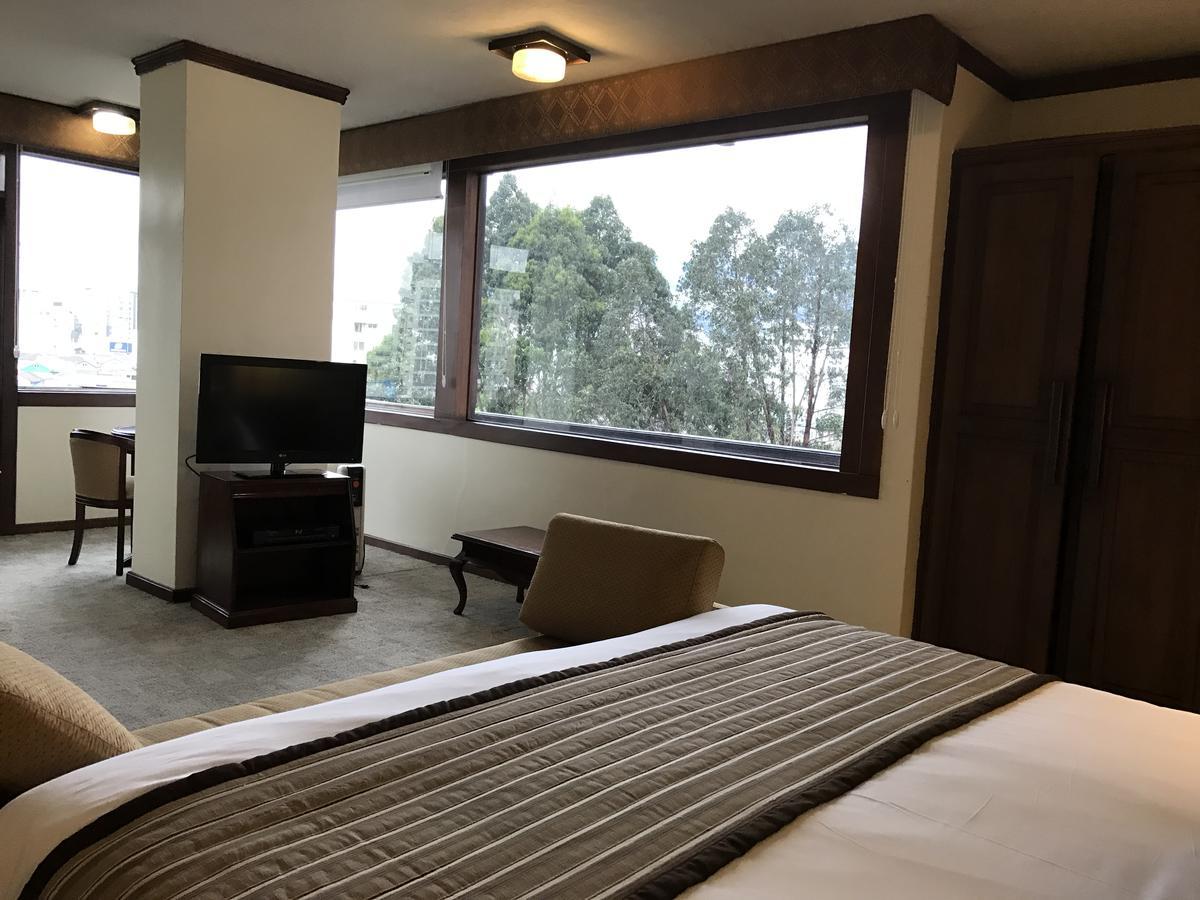 Socialtel Quito Hotel ภายนอก รูปภาพ