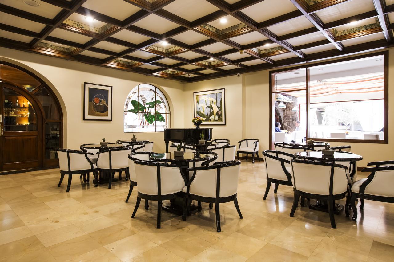 Socialtel Quito Hotel ภายนอก รูปภาพ