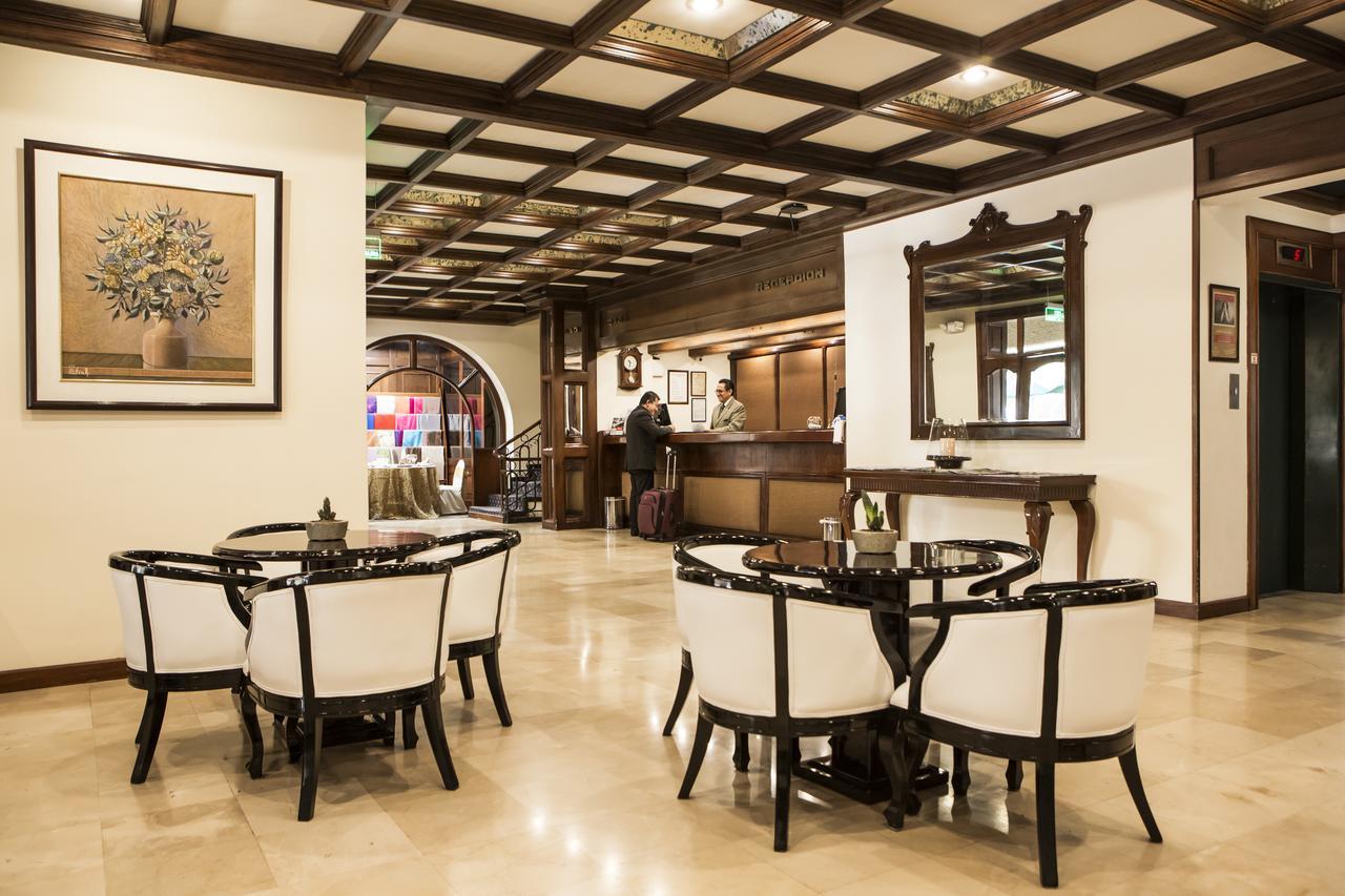 Socialtel Quito Hotel ภายนอก รูปภาพ